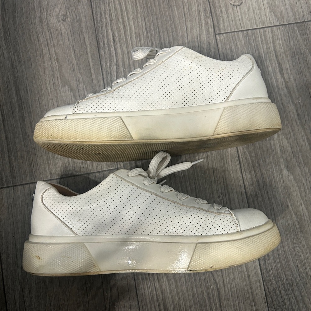Classic White Steve Madden Womens Sneakers
